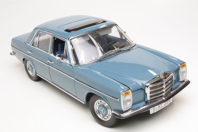 Mercedes 220 (W115) 1968 "Strich 8", sininen - Sulje napsauttamalla kuva