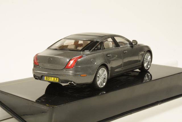 Jaguar XJ 2011, grey