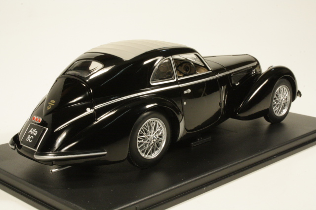 Alfa Romeo 8C 2900B, musta