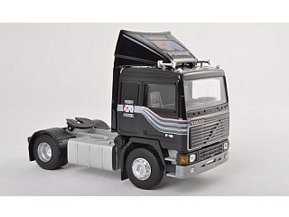Volvo F16, musta