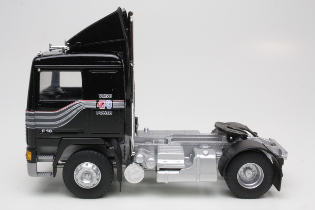 Volvo F16, musta