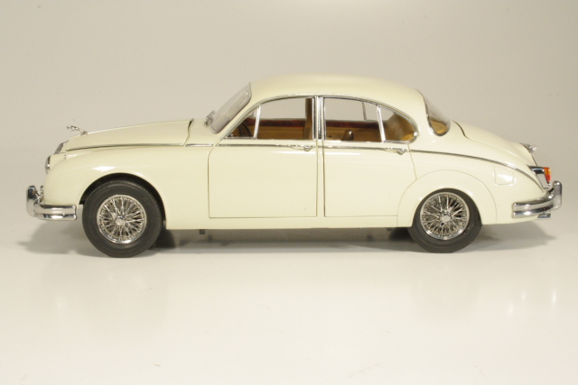 Jaguar Mark 2 3.8 1962, valkoinen