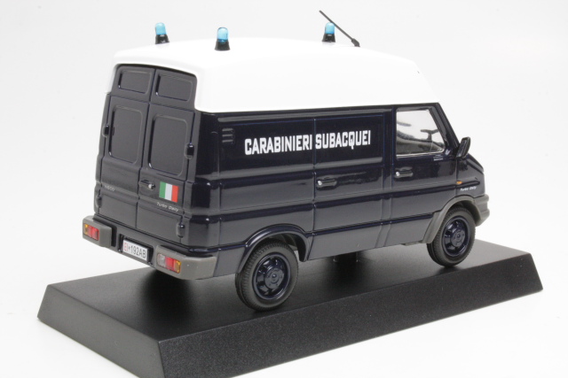 Iveco Turbo Daily 1992, tummansininen "Carabinieri" - Sulje napsauttamalla kuva