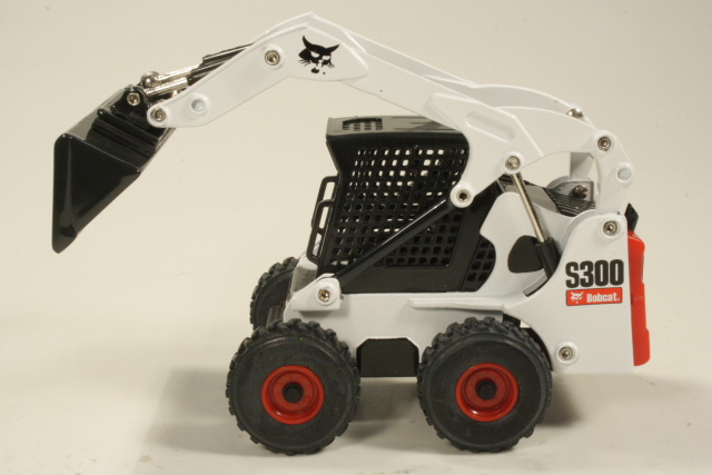 Bobcat S300, white