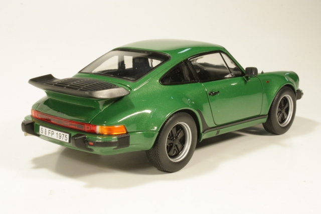 Porsche 911 Turbo 3.3L 1975, vihreä