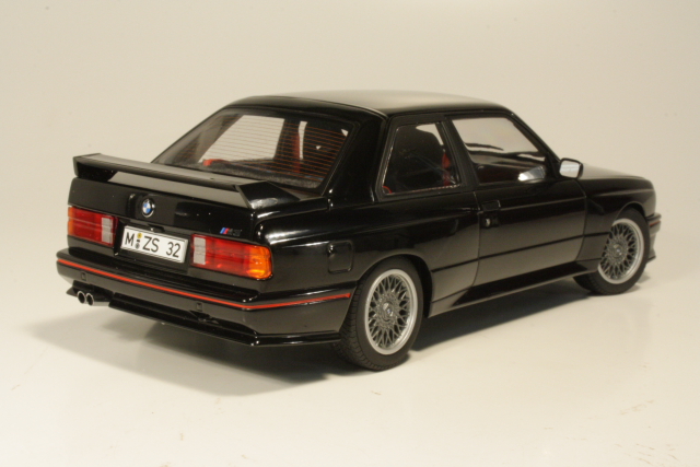 BMW M3 (e30) Sport Evolution 1989, musta - Sulje napsauttamalla kuva