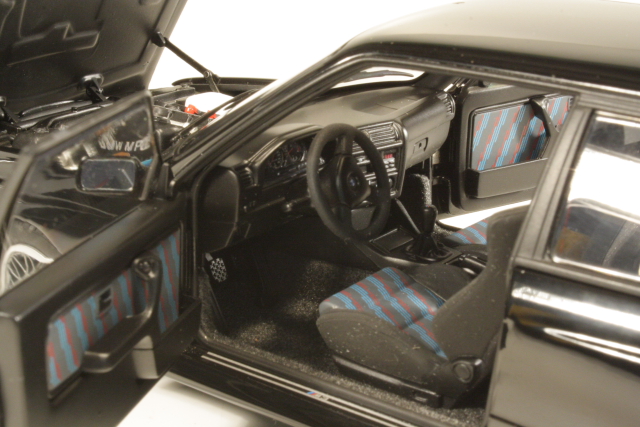 BMW M3 (e30) Sport Evolution 1989, musta