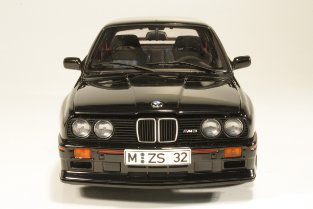 BMW M3 (e30) Sport Evolution 1989, musta