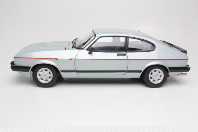 Ford Capri Mk3 2.8 Injection 1982, vaaleansininen