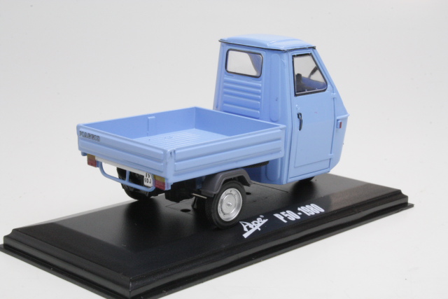 Piaggio Ape P50 1980, vaaleansininen