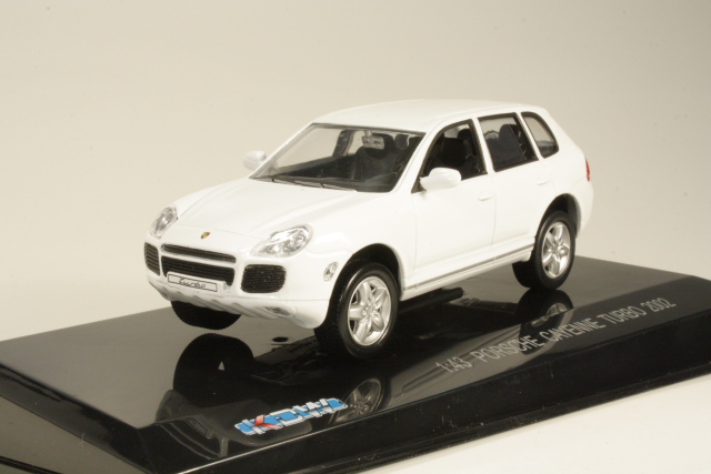 Porsche Cayenne 2002, white