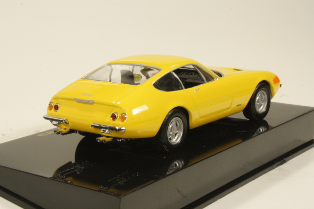 Ferrari 365 GTB/4 Daytona, yellow