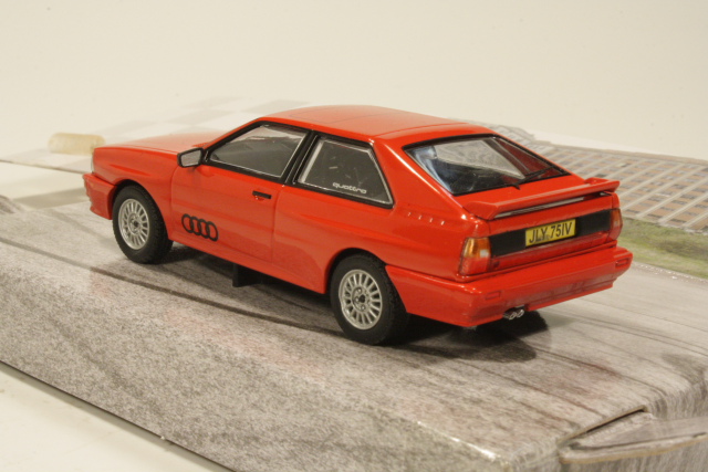 Audi Quattro, punainen "Ashes to Ashes"