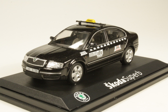 Skoda Superb AAA Taxi "Black Magic"
