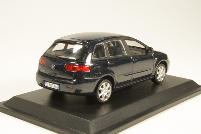 Fiat Nuova Croma 2005, dark blue