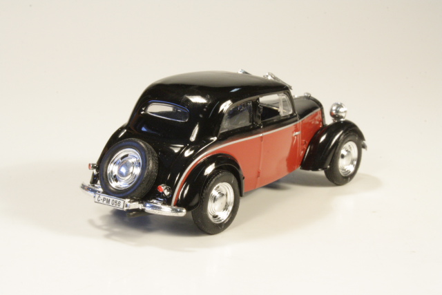 IFA F8 Limousine, black/red