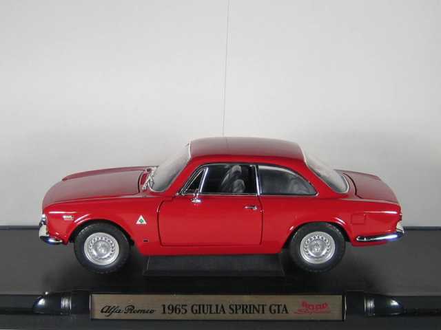 Alfa Romeo Giulia Sprint GTA 1965, punainen - Sulje napsauttamalla kuva