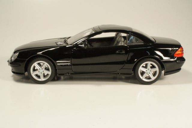 Mercedes SL500, musta - Sulje napsauttamalla kuva