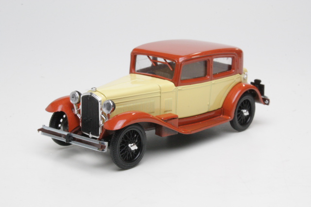 Alfa Romeo 6C 1750 1932, ruskea/beige