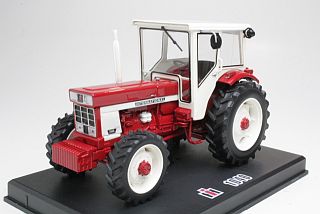 International 1046 4wd 1971, punainen