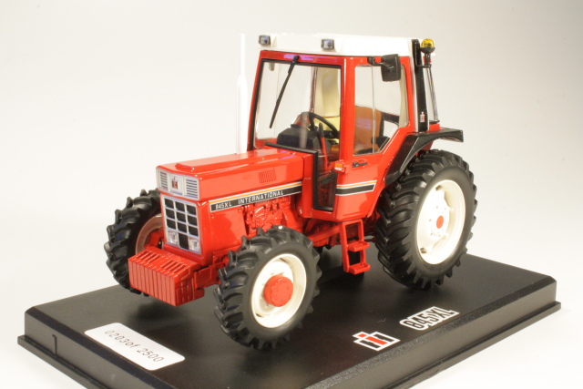 International 845XL 1985, punainen