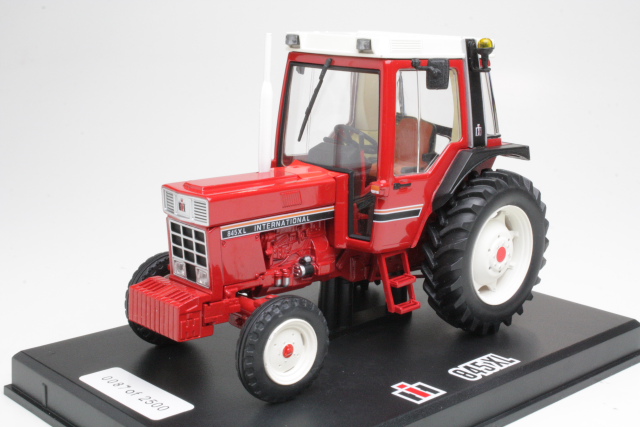 International 845XL 2wd 1985, punainen