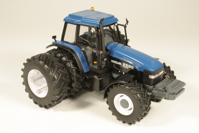 New Holland Ford 8560 1996, sininen - Sulje napsauttamalla kuva