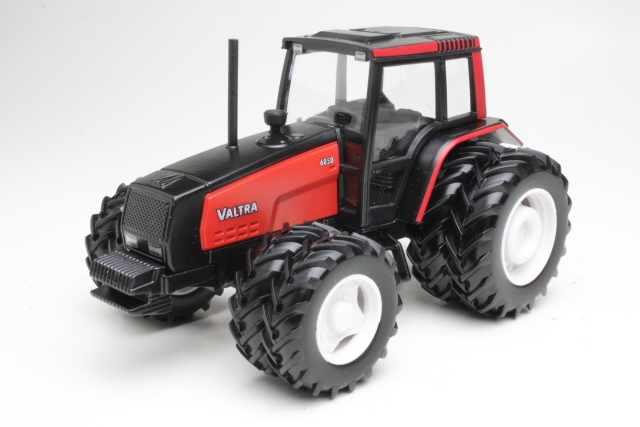 Valtra 6850 "Paripyörät", punainen - Sulje napsauttamalla kuva