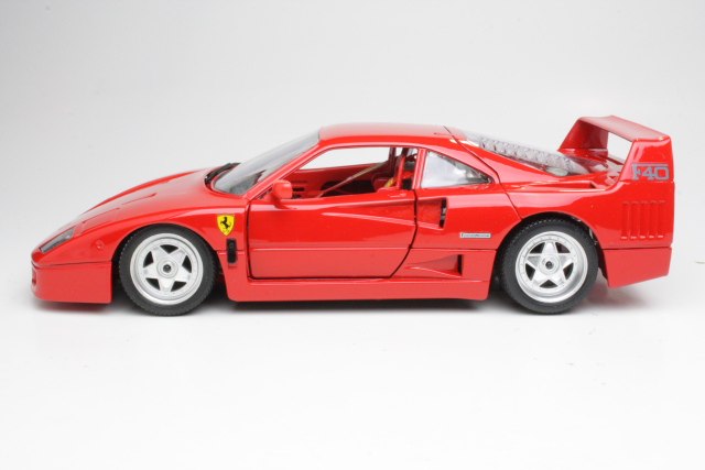 Ferrari F40 1987, punainen