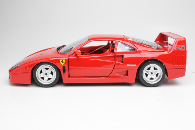 Ferrari F40 1987, punainen - Sulje napsauttamalla kuva