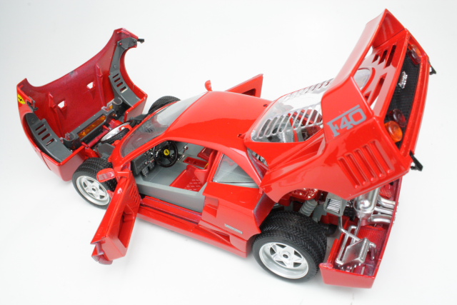 Ferrari F40 1987, punainen - Sulje napsauttamalla kuva