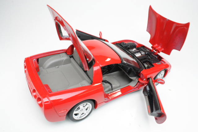 Chevrolet Corvette C5 1997, punainen