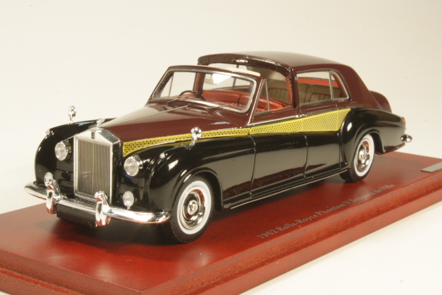 Rolls-Royce Phantom V Sedanca de Ville 1962, black/red