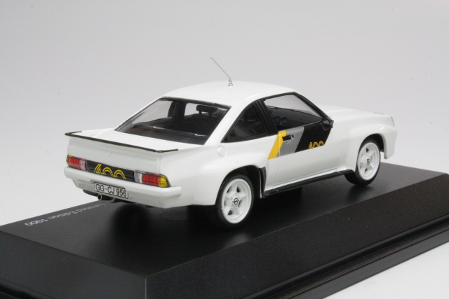 Opel Manta B 400, valkoinen - Sulje napsauttamalla kuva