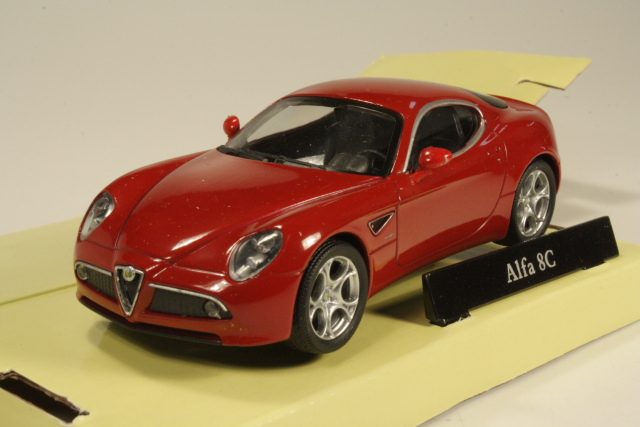 Alfa Romeo 8C, red