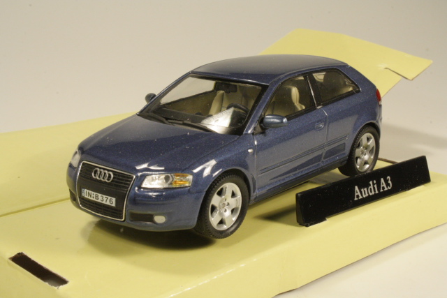 Audi A3, sininen - Sulje napsauttamalla kuva
