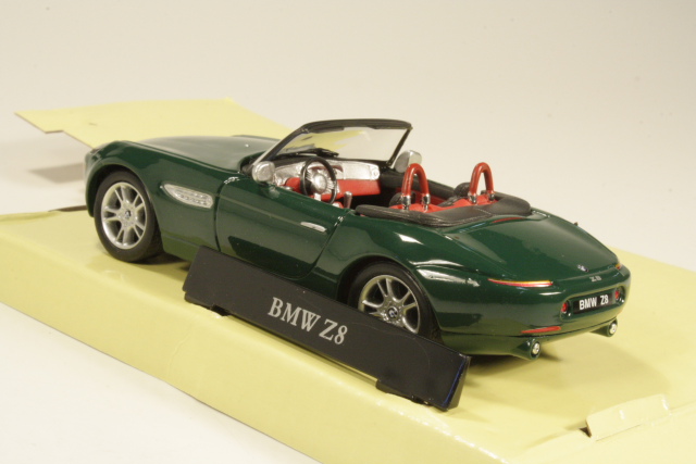 BMW Z8 Cabrio, green