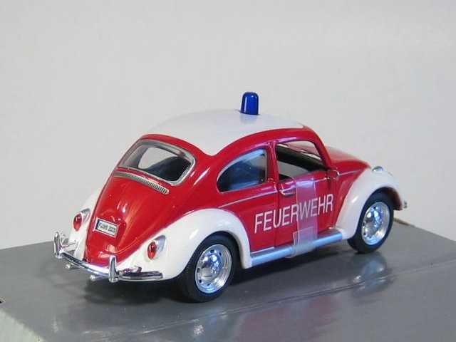 VW Kupla Paloauto, punainen/valkoinen