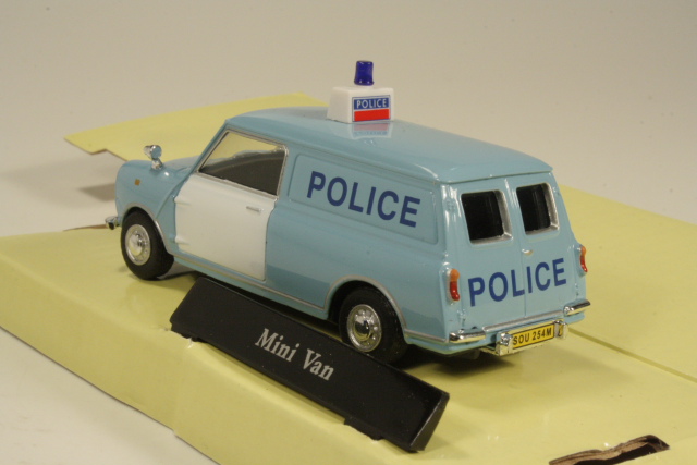Mini Van, Police