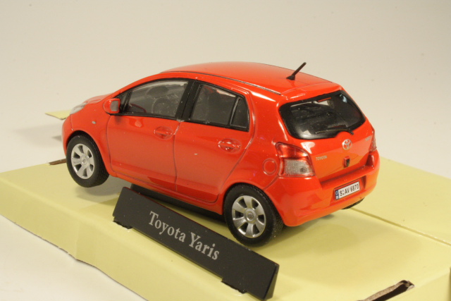 Toyota Yaris, red