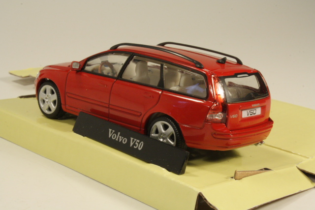 Volvo V50, punainen - Sulje napsauttamalla kuva