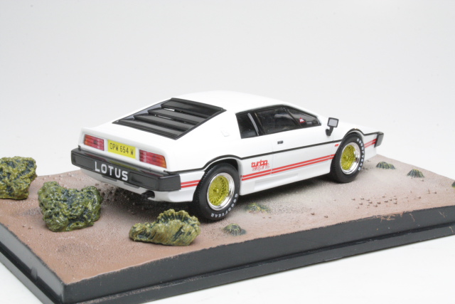 Lotus Esprit Turbo 1980, valkoinen - Sulje napsauttamalla kuva