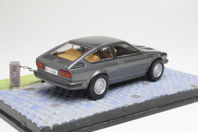 Alfa Romeo GTV6, grey