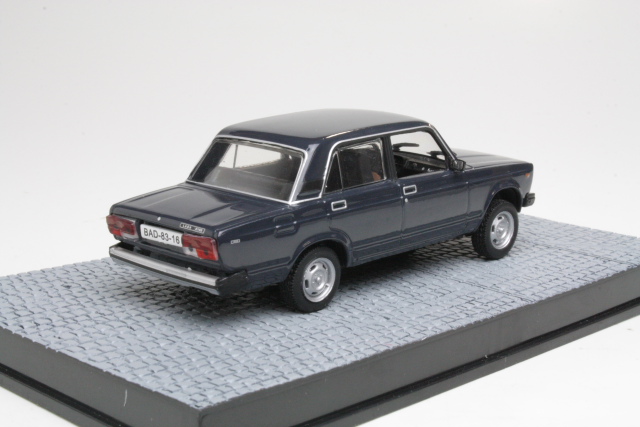 Lada VAZ-2105, dark blue