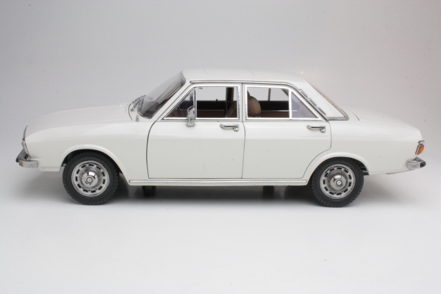 Audi 100 1971, valkoinen - Sulje napsauttamalla kuva