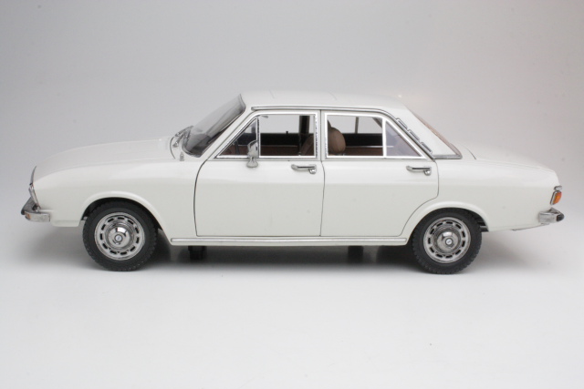 Audi 100 1971, white