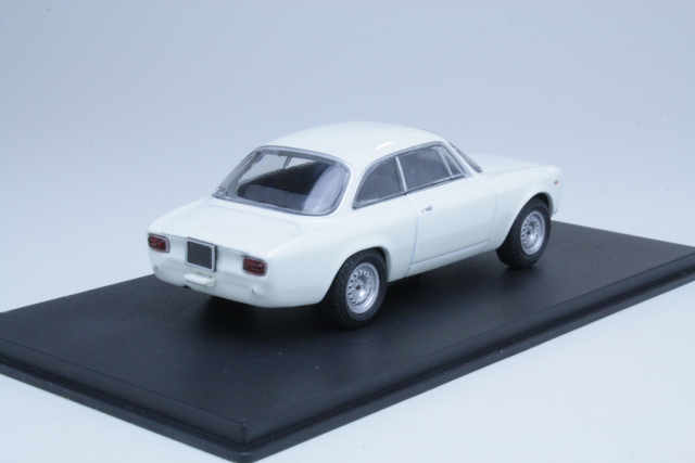 Alfa Romeo GTA 1600, white