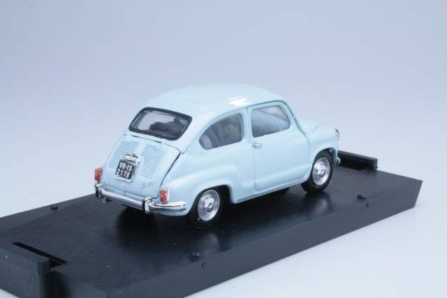 Fiat 600D 1966, light blue