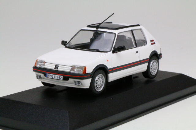 Peugeot 205 GTi 1.6, valkoinen
