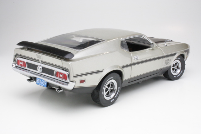 Ford Mustang Mach 1 1971, beige - Sulje napsauttamalla kuva